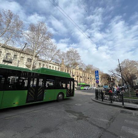 Griboedov Apartment Tbilisi Zewnętrze zdjęcie