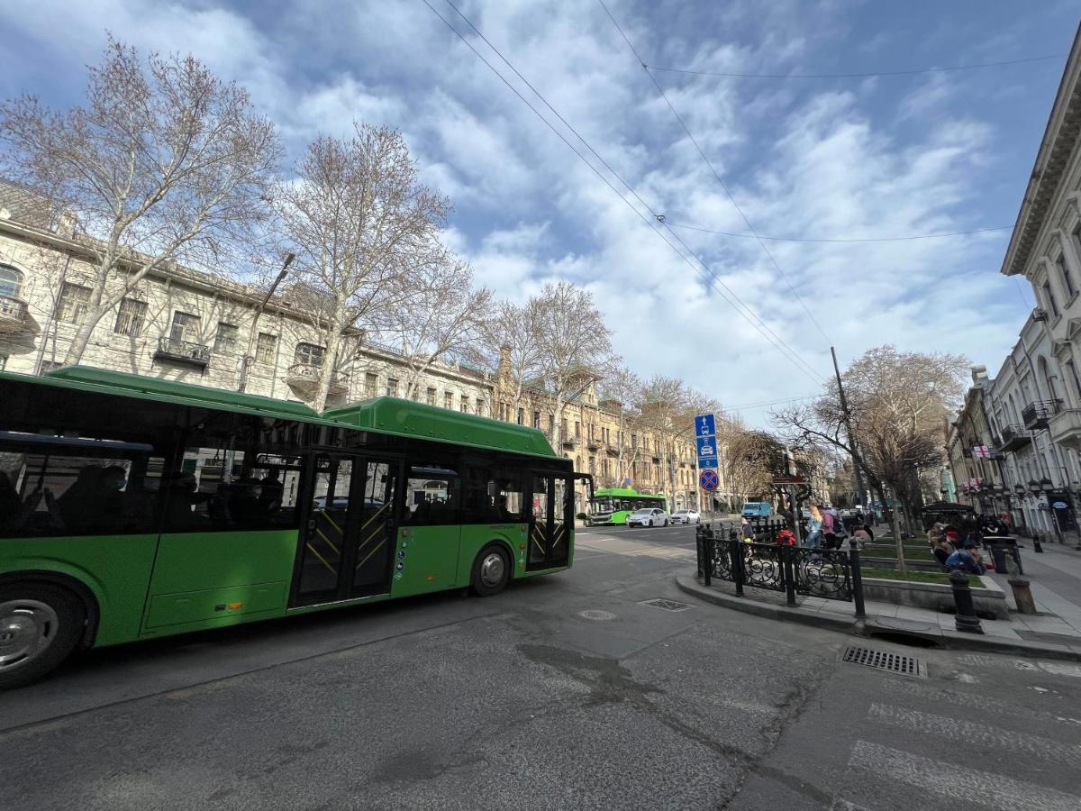 Griboedov Apartment Tbilisi Zewnętrze zdjęcie